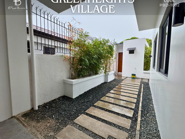 For Sale 4 Bedrooms Greenheights Village House at Parañaque City