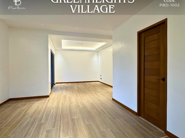 For Sale 4 Bedrooms Greenheights Village House at Parañaque City