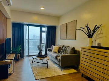 1BR IN BGC FOR SALE - PARK TRIANGLE RESIDENCES