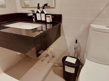 1BR IN BGC FOR SALE - PARK TRIANGLE RESIDENCES