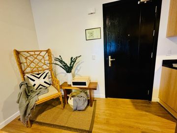1BR IN BGC FOR SALE - PARK TRIANGLE RESIDENCES