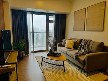 1BR IN BGC FOR SALE - PARK TRIANGLE RESIDENCES