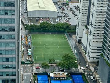 1BR IN BGC FOR SALE - PARK TRIANGLE RESIDENCES