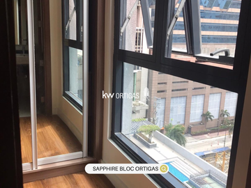 Rush Sale! 1-Bedroom Unit in Sapphire Bloc Ortigas CBD, Pasig City