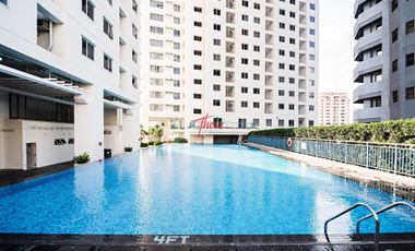 2 Bedroom Condominium with Parking @ The Columns -Legaspi, Makati for Sale