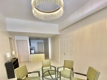 SALE!!!! Tagaytay Penthouse with a view of the Taal Lake.