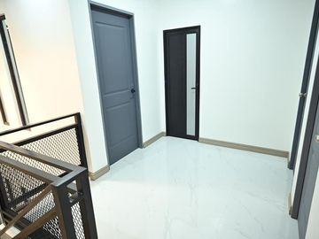 HOUSE and LOT for SALE Parkplace Executive Village Cainta Rizal