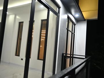HOUSE and LOT for SALE Parkplace Executive Village Cainta Rizal