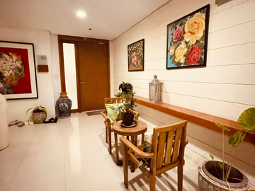 MAHOGANY BLDG TAGAYTAY HIGHLANDS | 4-BR Penthouse unit with 2 Parking |FOR SALE!