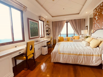 MAHOGANY BLDG TAGAYTAY HIGHLANDS | 4-BR Penthouse unit with 2 Parking |FOR SALE!