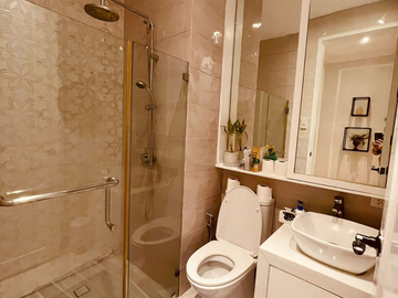 MAHOGANY BLDG TAGAYTAY HIGHLANDS | 4-BR Penthouse unit with 2 Parking |FOR SALE!