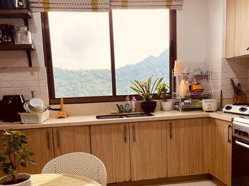 MAHOGANY BLDG TAGAYTAY HIGHLANDS | 4-BR Penthouse unit with 2 Parking |FOR SALE!