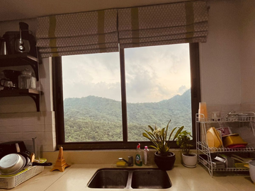 MAHOGANY BLDG TAGAYTAY HIGHLANDS | 4-BR Penthouse unit with 2 Parking |FOR SALE!