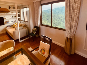 MAHOGANY BLDG TAGAYTAY HIGHLANDS | 4-BR Penthouse unit with 2 Parking |FOR SALE!