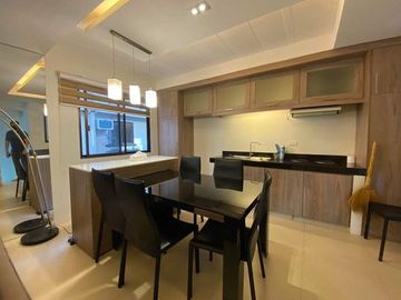 2 Bedroom Townhouse For Sale at Robinsons Circle, Ugong,Pasig City