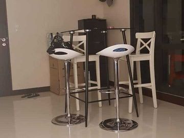 Income Generating 1BR w/ Balcony & Parking FOR SALE at Greenbelt Hamilton Makati
