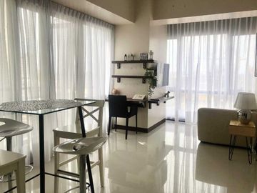 Income Generating 1BR w/ Balcony & Parking FOR SALE at Greenbelt Hamilton Makati