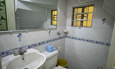 4Br Townhouse with 2 parking FOR SALE in Sikatuna Village, Quezon City