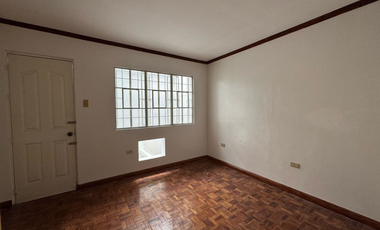 4Br Townhouse with 2 parking FOR SALE in Sikatuna Village, Quezon City