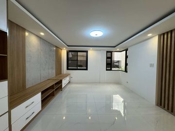 Premium QC Living – Detached Home w/ Garden, Balcony, 3 En-Suite BRs - Gio