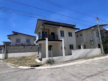 Corner Ready to Occupy House and lot for sale near School & University