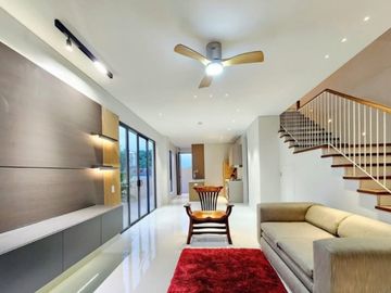 Brgy.Dalig Antipolo 3 Storey Townhouse W/Over Looking near Robinson rg
