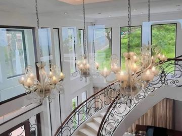 FOR SALE: 11 Bedrooms Luxurious Rest House in Tagaytay with view of Taal Lake at