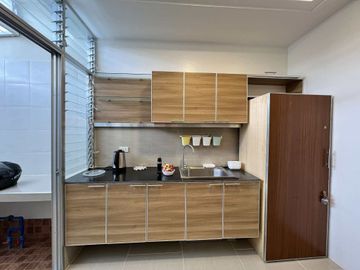 Paco Manila 4 Storey Luxury Townhouse For sale 4 Car Garage  near Landers rg