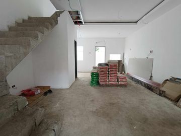 FOR SALE 2CARPORT 4BEDROOMS HOUSE IN CUESTA VERDE ANTIPOLO RIZAL FLOOD FREE
