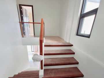 GREENLAND EXECUTIVE VILLAGE 4BR HOUSE AND LOT FOR SALE - ANTIPOLO