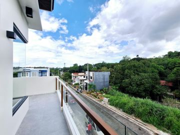 GREENLAND EXECUTIVE VILLAGE 4BR HOUSE AND LOT FOR SALE - ANTIPOLO