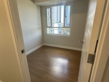 For Sale 74 sqm 2 Bedroom Unit with 2 Parking in Loyola Heights, Quezon City