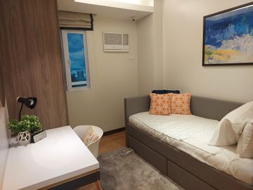 2 Bedroom unit for sale near La Salle
