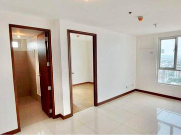 2 Bedroom with Balcony 48SQM Pre-Selling Condominium in Marikina City