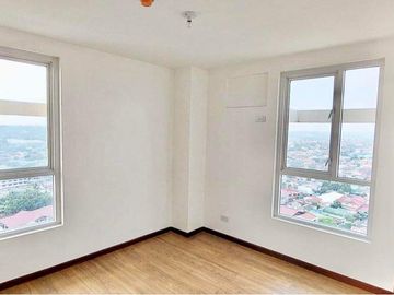 2 Bedroom with Balcony 48SQM Pre-Selling Condominium in Marikina City
