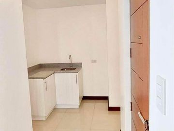2 Bedroom with Balcony 48SQM Pre-Selling Condominium in Marikina City