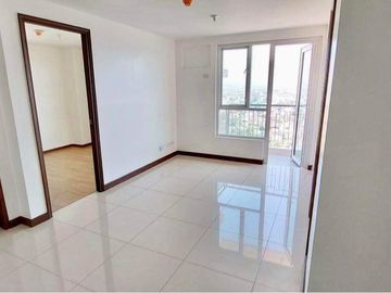 2 Bedroom with Balcony 48SQM Pre-Selling Condominium in Marikina City