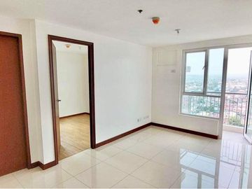 2 Bedroom with Balcony 48SQM Pre-Selling Condominium in Marikina City