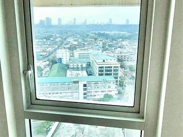 2 Bedroom with Balcony 48SQM Pre-Selling Condominium in Marikina City