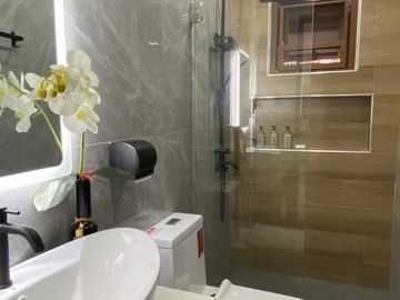 Furnished modern two story house w/ lap pool for sale, San Fernando