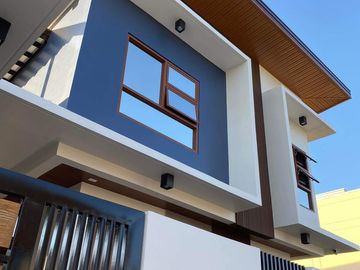 Furnished modern two story house w/ lap pool for sale, San Fernando