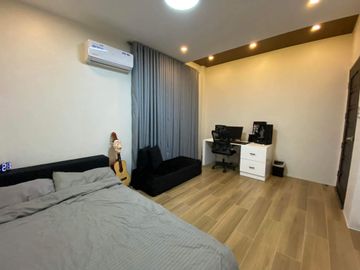 Furnished modern two story house w/ lap pool for sale, San Fernando