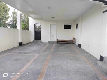 Preowned House and Lot in Royale Tagaytay -EGR