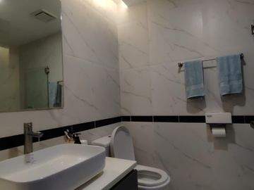 Brand New House in Tagaytay Highlands for SALE! 12 bedroom for 130M