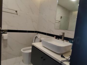 Brand New House in Tagaytay Highlands for SALE! 12 bedroom for 130M