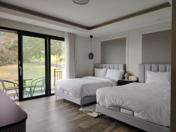 Brand New House in Tagaytay Highlands for SALE! 12 bedroom for 130M