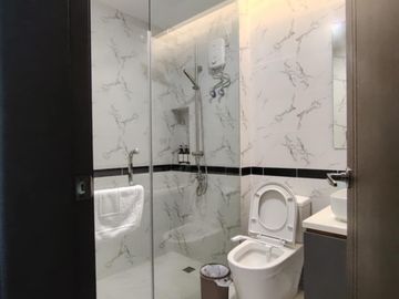 Brand New House in Tagaytay Highlands for SALE! 12 bedroom for 130M