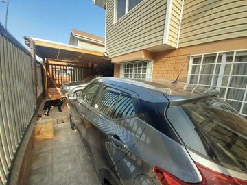 Gestimob vende amplia casa en Jardines de Santa María
