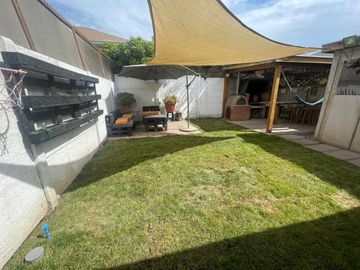 Gestimob vende amplia casa en Jardines de Santa María