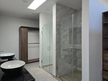Se vende casa en Punto Sur